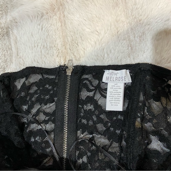 West of Melrose - Lace Corset - Picture 5 of 7